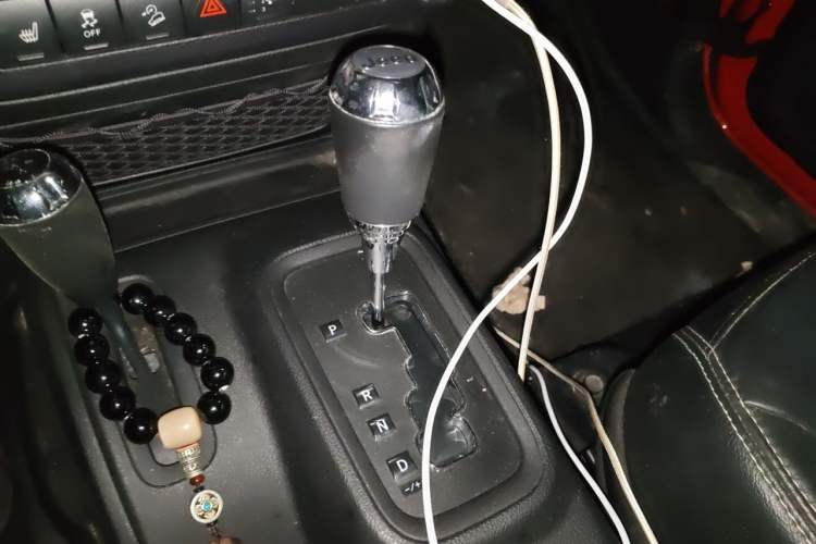 Used Jeep Wrangler 2015 3.0L Sahara Four-Door Comfort Edition Gear Lever