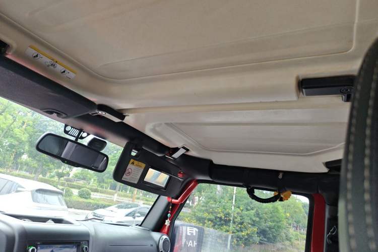 Used Jeep Wrangler 2015 2.8TD Sahara Four-Door Edition Headliner