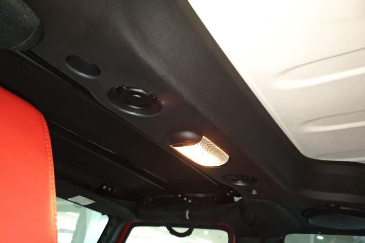 Used Jeep Wrangler 2015 2.8TD Sahara Four-Door Comfort Edition Headliner