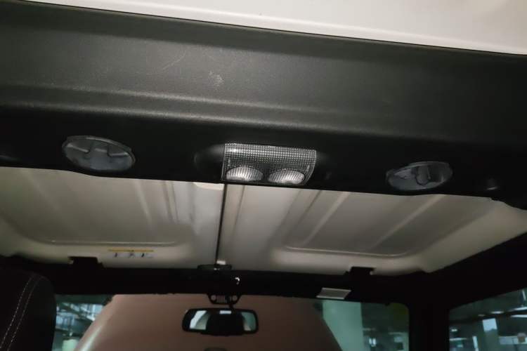 Used Jeep Wrangler 2015 3.0L Sahara Four-Door Comfort Edition Headliner