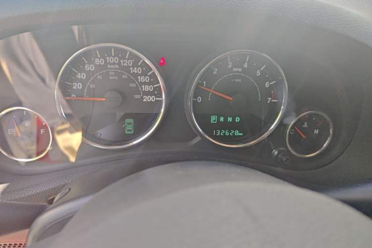 Used Jeep Wrangler 2015 3.0L Sahara Four-Door Comfort Edition Instrument Cluster