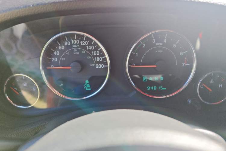 Used Jeep Wrangler 2015 3.0L Sahara Four-Door Comfort Edition Instrument Cluster