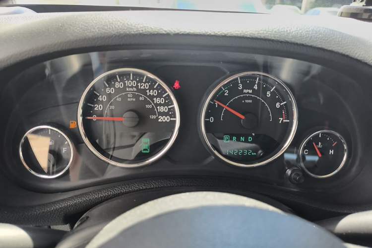 Used Jeep Wrangler 2015 3.0L Sahara Four-Door Edition Instrument Cluster
