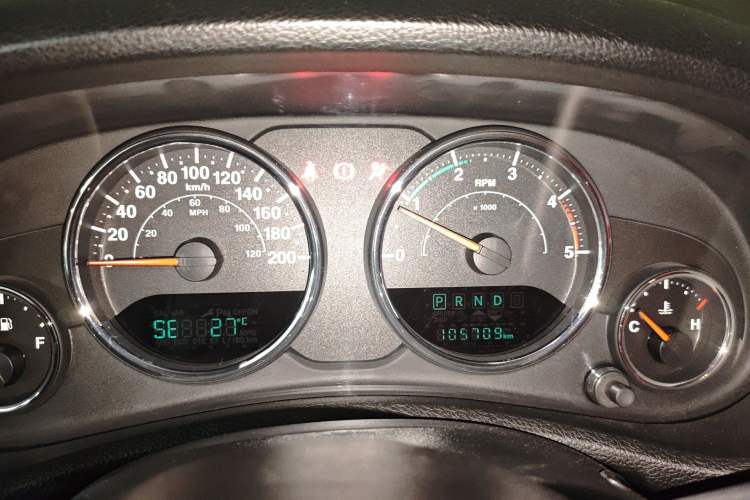 Used Jeep Wrangler 2015 2.8TD Sahara Four-Door Comfort Edition Instrument Cluster