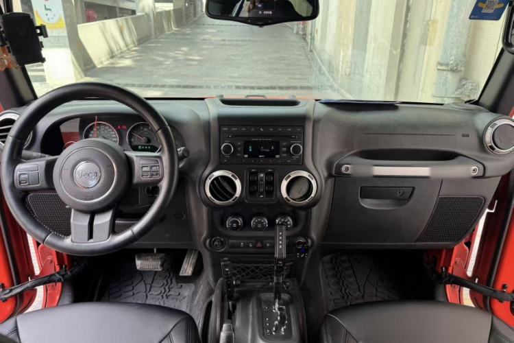 Used Jeep Wrangler 2015 2.8TD Sahara Four-Door Edition Interior 2