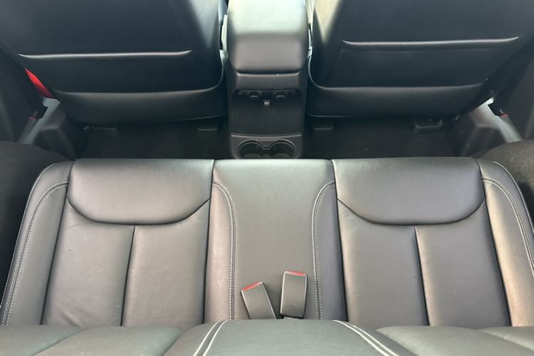Used Jeep Wrangler 2015 3.6L Rubicon Two-Door Comfort Edition Interior 5