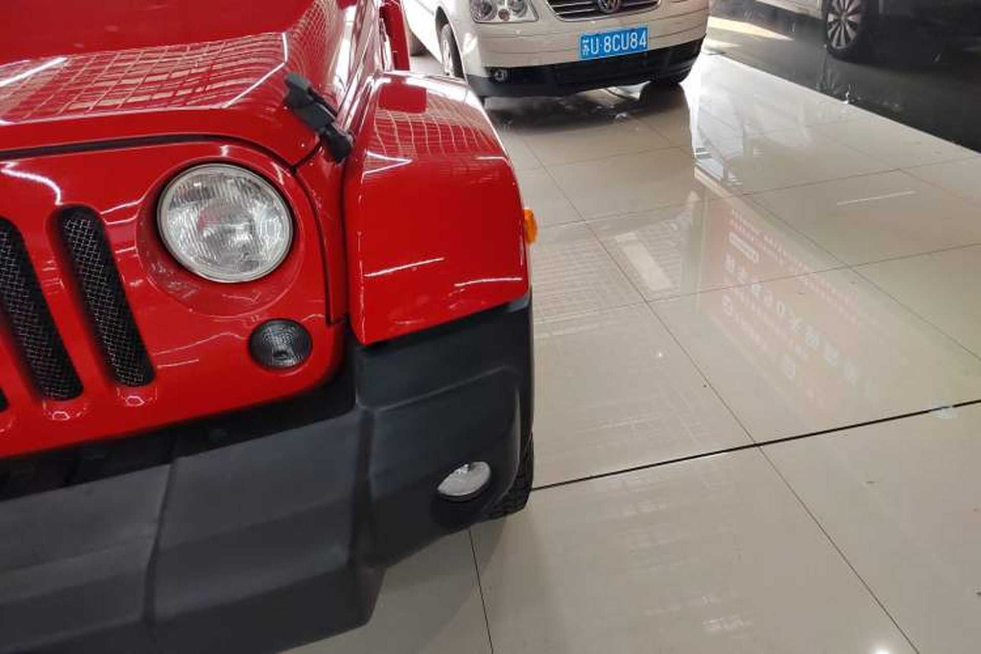 Used Jeep Wrangler 2015 3.0L Sahara Four-Door Comfort Edition Left Front Headlight
