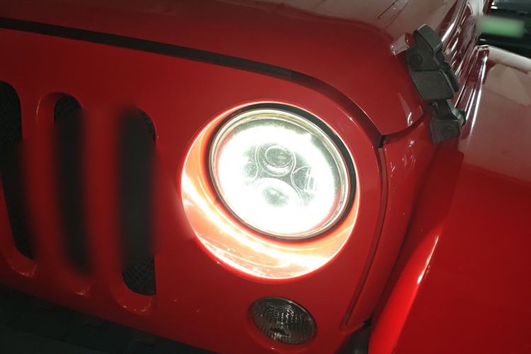 Used Jeep Wrangler 2015 2.8TD Sahara Four-Door Comfort Edition Left Front Headlight