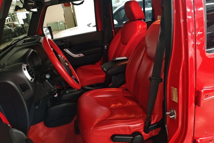 Used Jeep Wrangler 2015 2.8TD Sahara Four-Door Comfort Edition Left Front Seat