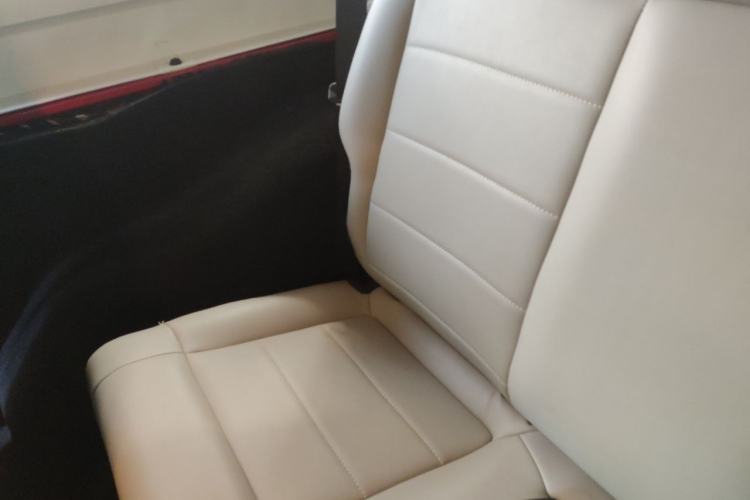 Used Jeep Wrangler 2015 3.6L Rubicon Two-Door Comfort Edition Left Rear Seat