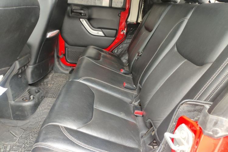 Used Jeep Wrangler 2015 3.6L Rubicon Four-Door Comfort Edition Left Rear Seat