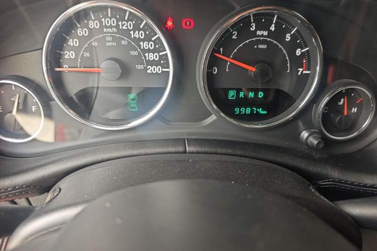 Used Jeep Wrangler 2015 3.6L Rubicon Four-Door Comfort Edition Odometer Close Up