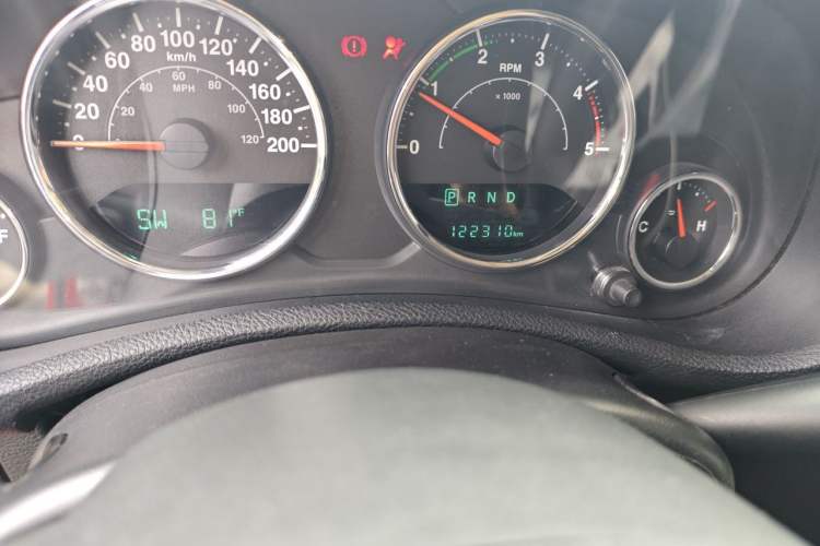 Used Jeep Wrangler 2015 2.8TD Sahara Four-Door Edition Odometer Close Up