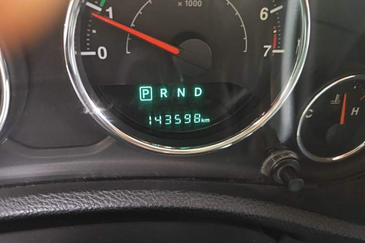 Used Jeep Wrangler 2015 3.6L Rubicon Four-Door Comfort Edition Odometer Close Up