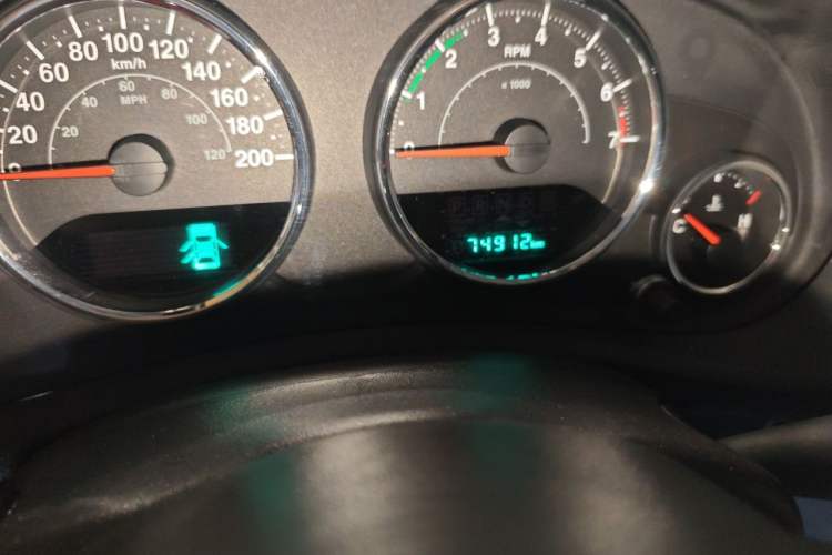 Used Jeep Wrangler 2015 3.0L Sahara Four-Door Comfort Edition Odometer Close Up