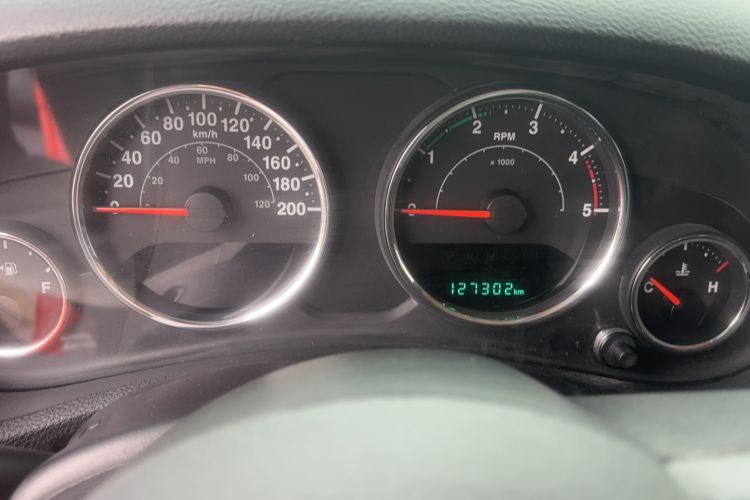 Used Jeep Wrangler 2015 2.8TD Sahara Four-Door Edition Odometer Close Up