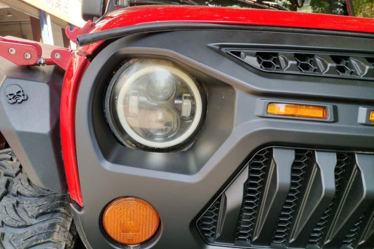 Used Jeep Wrangler 2015 3.6L Rubicon Two-Door Comfort Edition Right Front Headlight