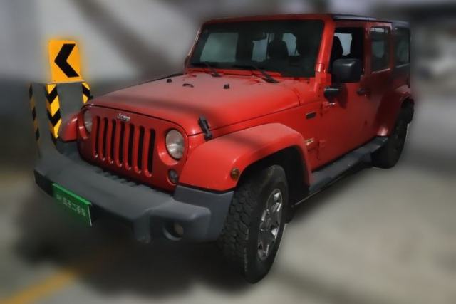 Ojetý Jeep Wrangler 2015 3.0L Sahara Four-Door Comfort Edition