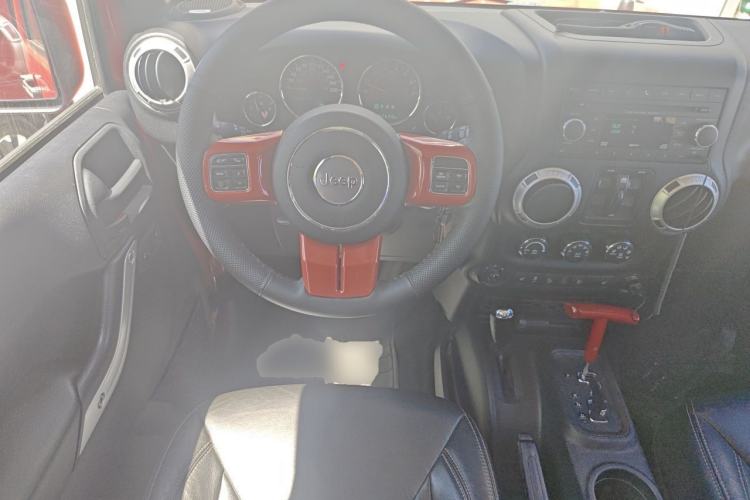 Used Jeep Wrangler 2015 3.0L Sahara Four-Door Comfort Edition Steering Wheel