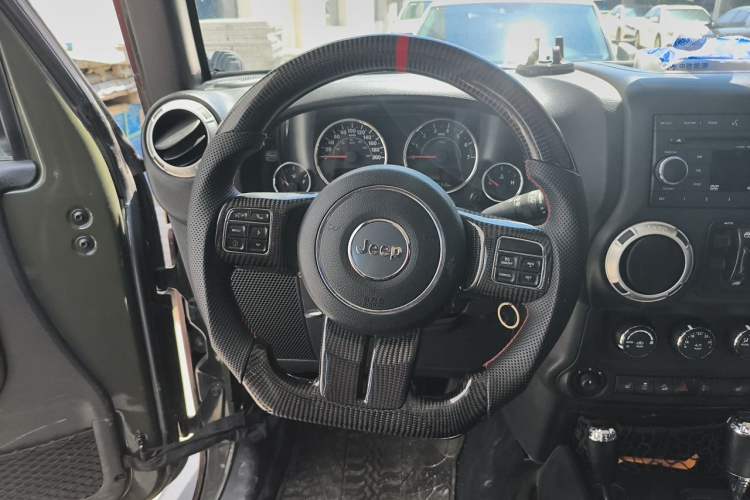 Used Jeep Wrangler 2015 3.0L Sahara Four-Door Edition Steering Wheel