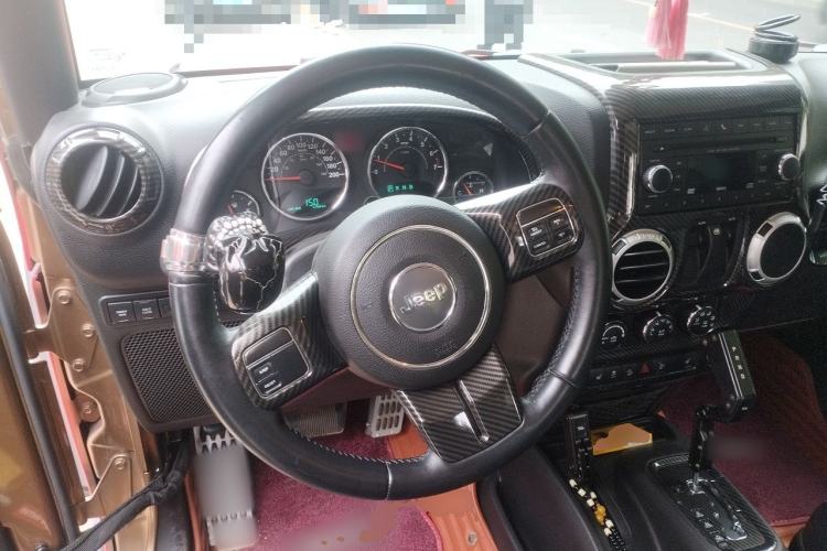 Used Jeep Wrangler 2015 3.6L Rubicon two-door model Steering Wheel