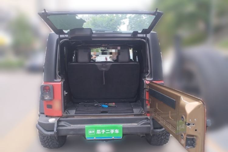 Used Jeep Wrangler 2015 3.6L Rubicon two-door model Trunk