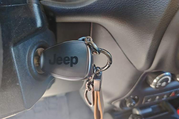 Used Jeep Wrangler 2015 3.0L Sahara Four-Door Comfort Edition Vehicle Key