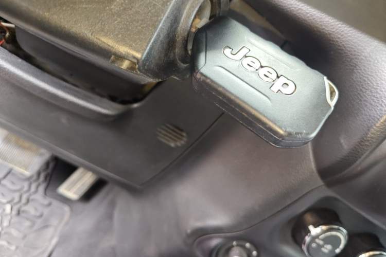 Used Jeep Wrangler 2015 2.8TD Sahara Four-Door Edition Vehicle Key