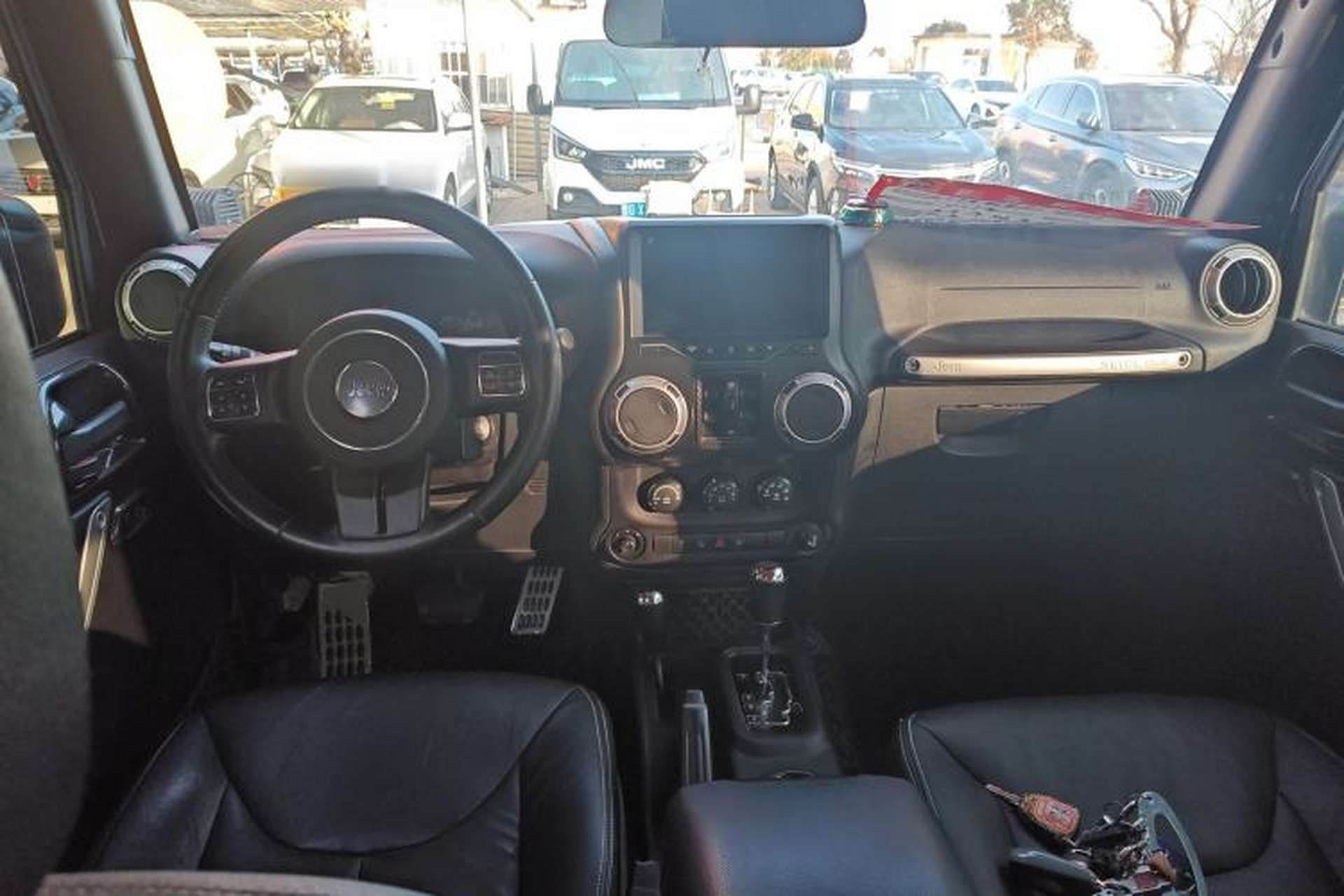 Used Jeep Wrangler 2015 2.8TD Sahara Four-Door Comfort Edition Center Console