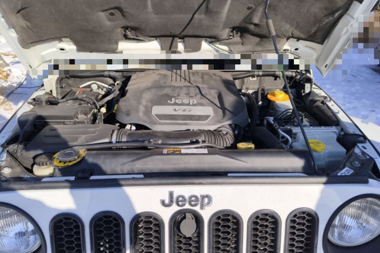 Used Jeep Wrangler 2015 3.0L Sahara Four-Door Comfort Edition Engine Bay