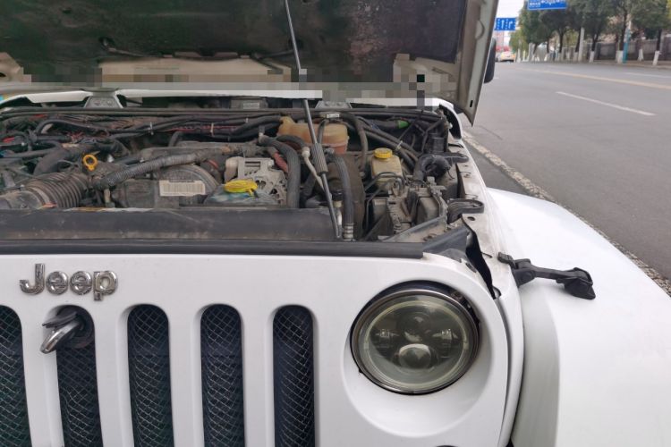 Used Jeep Wrangler 2015 2.8TD Sahara Four-Door Comfort Edition Engine Bay Left