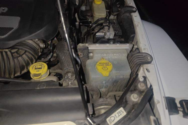 Used Jeep Wrangler 2015 3.0L Four-Door Sahara Comfort Edition Engine Bay Left
