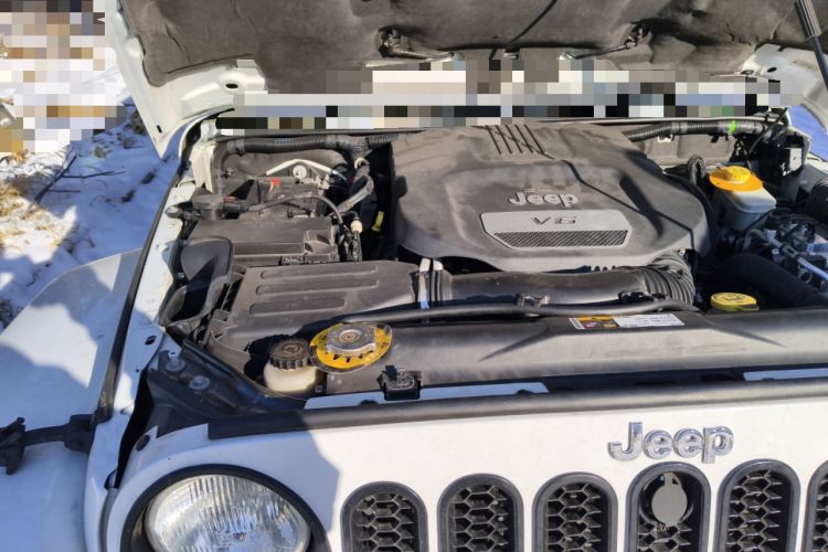 Used Jeep Wrangler 2015 3.0L Sahara Four-Door Comfort Edition Engine Bay Right