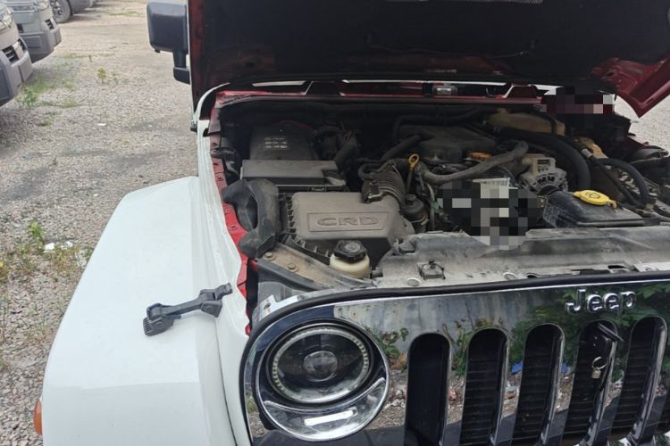 Used Jeep Wrangler 2015 2.8TD Sahara Four-Door Comfort Edition Engine Bay Right