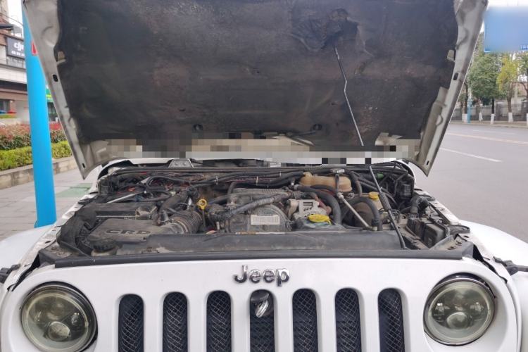 Used Jeep Wrangler 2015 2.8TD Sahara Four-Door Comfort Edition Engine Bay