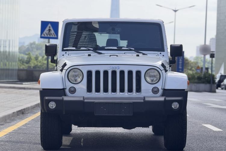 Used Jeep Wrangler 2015 3.0L Sahara Four-Door Comfort Edition Exterior 1