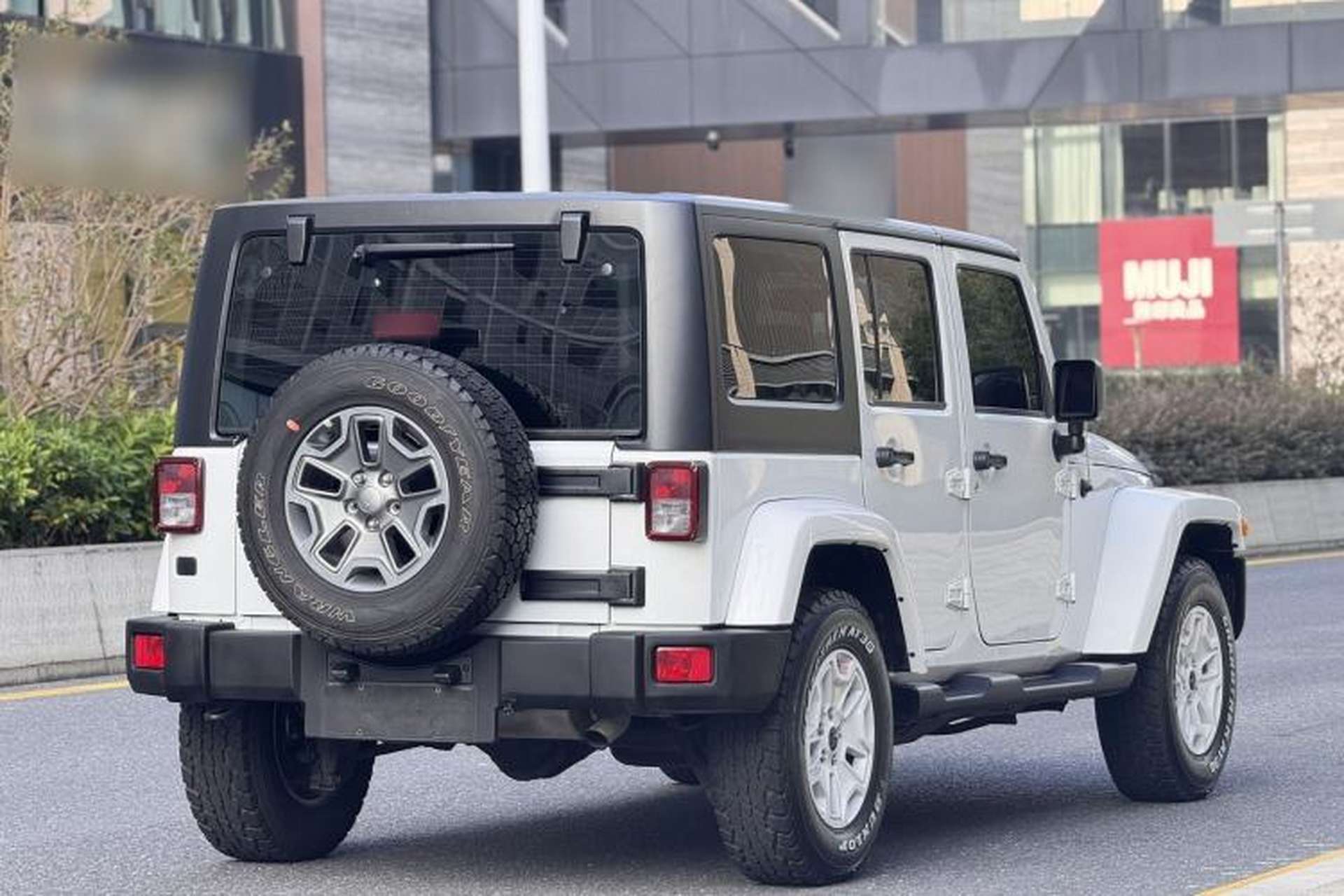 Used Jeep Wrangler 2015 3.0L Sahara Four-Door Comfort Edition Exterior 5