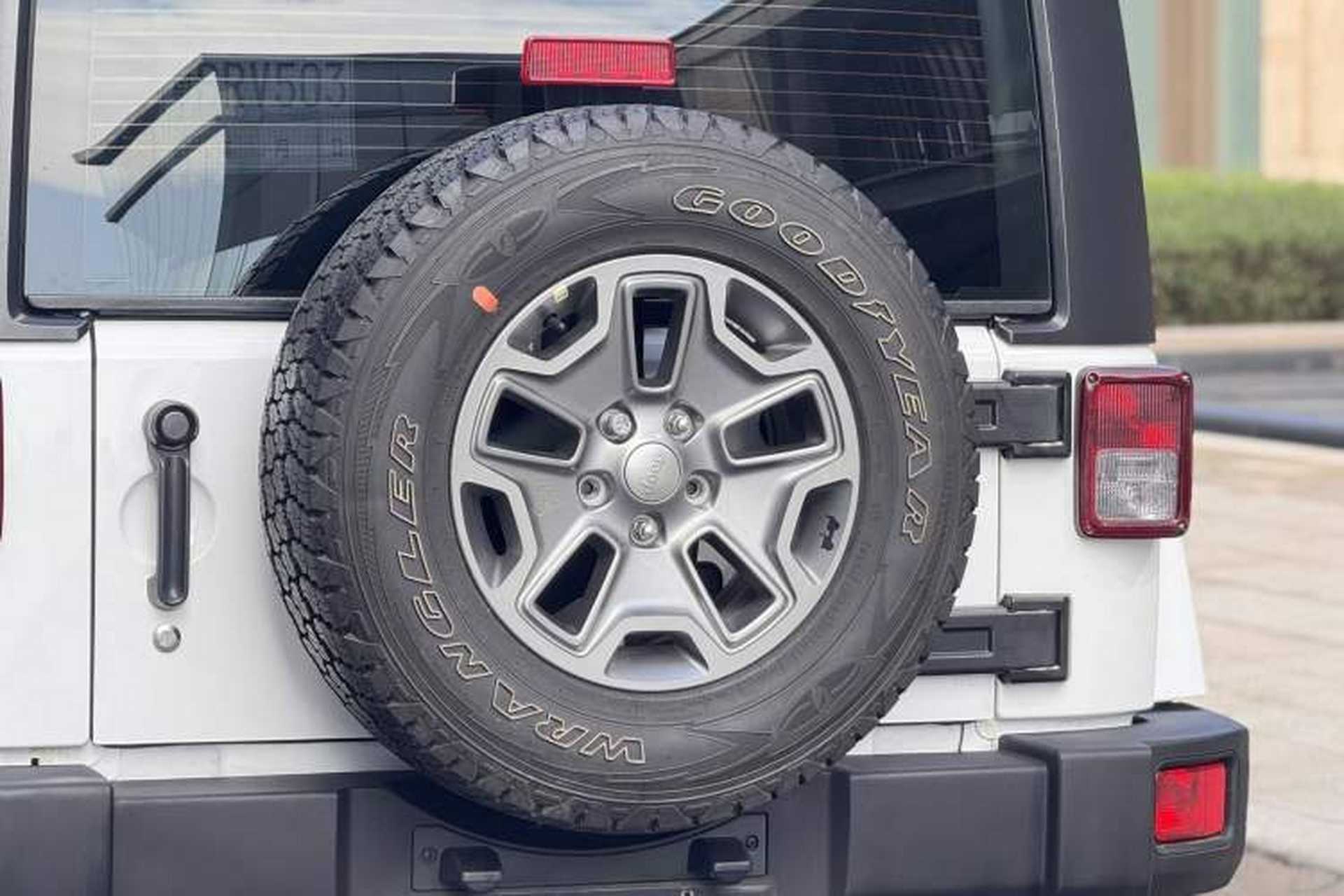 Used Jeep Wrangler 2015 3.0L Sahara Four-Door Comfort Edition Exterior 6