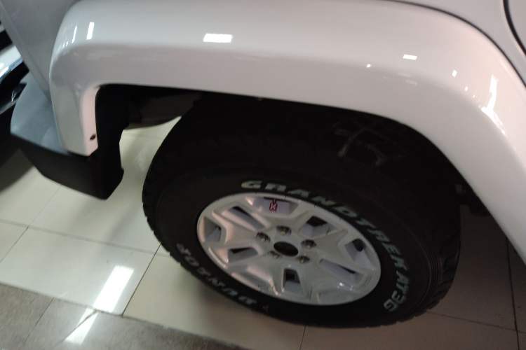 Used Jeep Wrangler 2015 3.0L Sahara Four-Door Comfort Edition Exterior 8