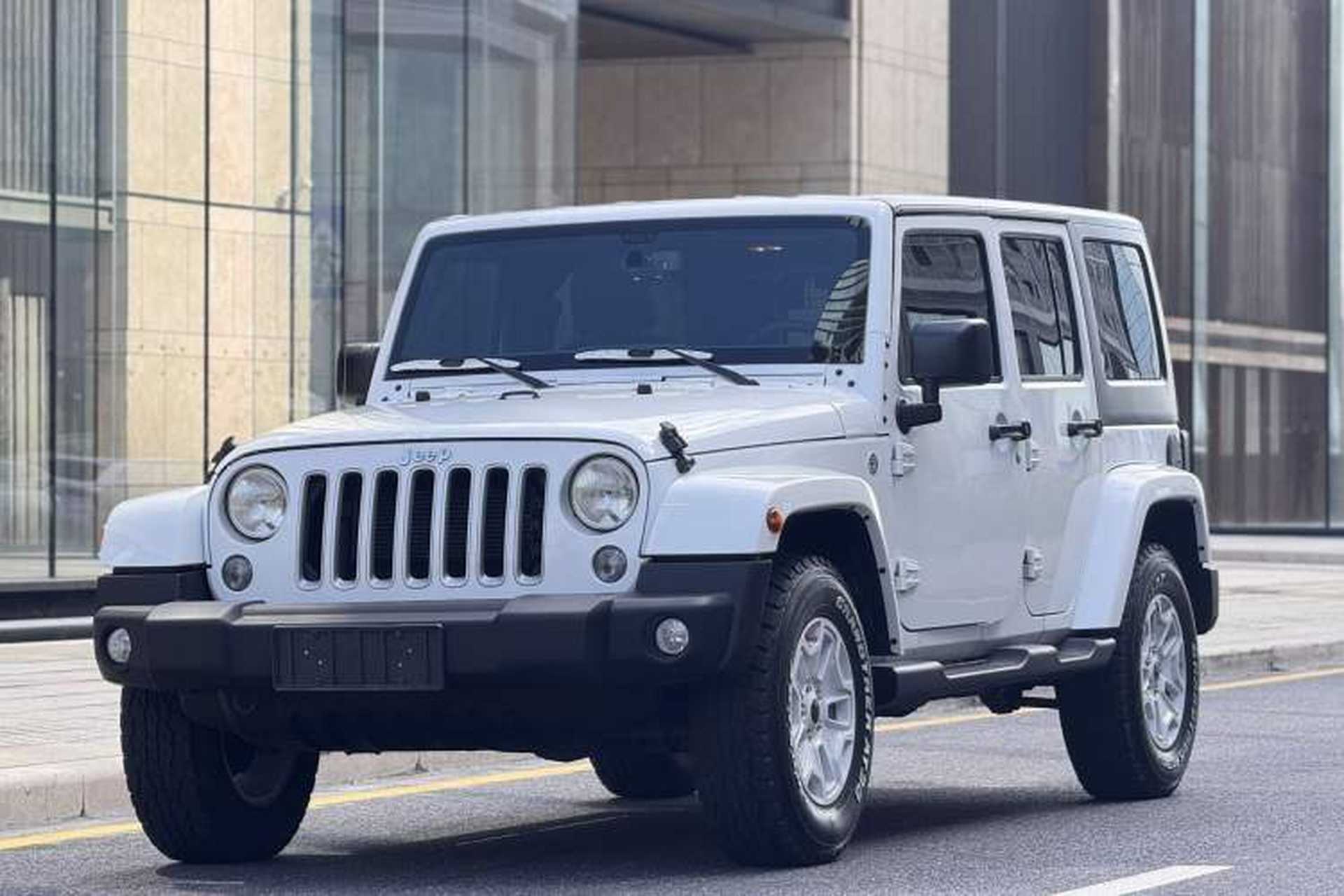 Used Jeep Wrangler 2015 3.0L Sahara Four-Door Comfort Edition Front Left 45 Deg