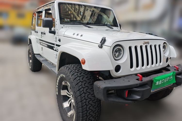 Used Jeep Wrangler 2015 2.8TD Sahara Four-Door Edition Front Right 45 Deg