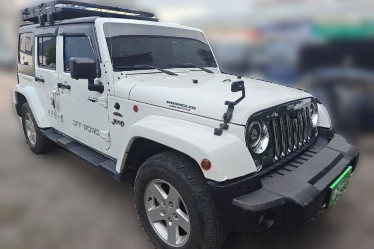Used Jeep Wrangler 2015 2.8TD Sahara Four-Door Comfort Edition Front Right 45 Deg
