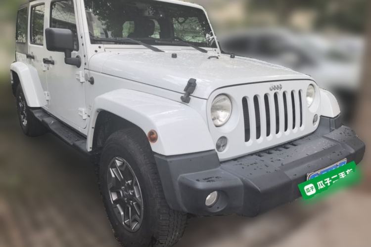 Used Jeep Wrangler 2015 3.0L Sahara Four-Door Comfort Edition Front Right 45 Deg