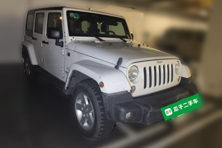 Used Jeep Wrangler 2015 2.8TD Sahara Four-Door Comfort Edition Front Right 45 Deg