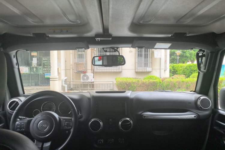 Used Jeep Wrangler 2015 3.0L Sahara Four-Door Comfort Edition Headliner
