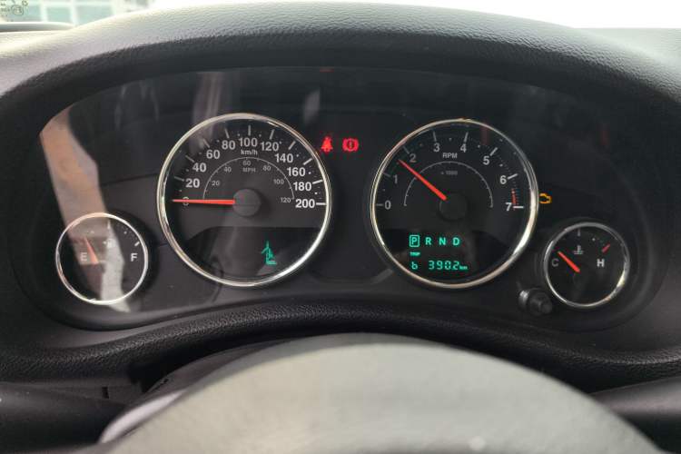 Used Jeep Wrangler 2015 3.0L Sahara Four-Door Edition Instrument Cluster