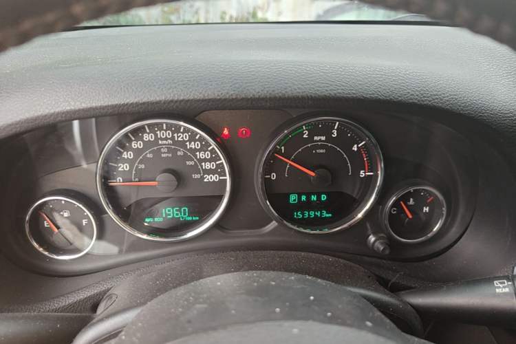 Used Jeep Wrangler 2015 2.8TD Sahara Four-Door Comfort Edition Instrument Cluster