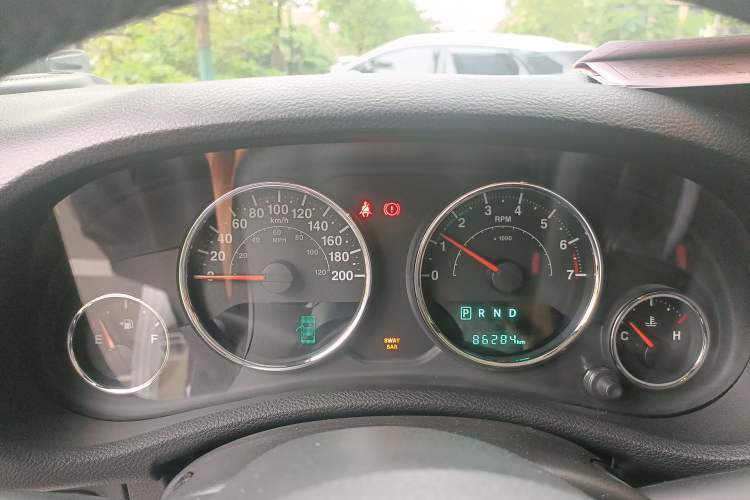 Used Jeep Wrangler 2015 3.6L Rubicon Four-Door Comfort Edition Instrument Cluster