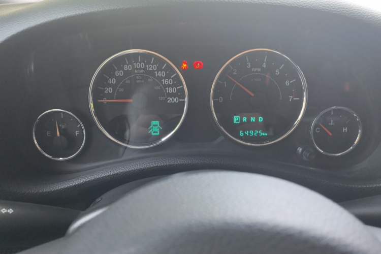 Used Jeep Wrangler 2015 3.0L Sahara Four-Door Comfort Edition Instrument Cluster
