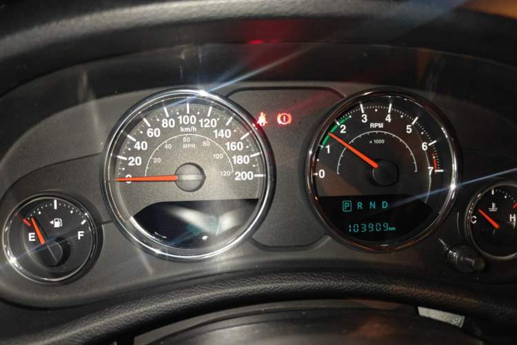 Used Jeep Wrangler 2015 3.0L Four-Door Sahara Comfort Edition Instrument Cluster